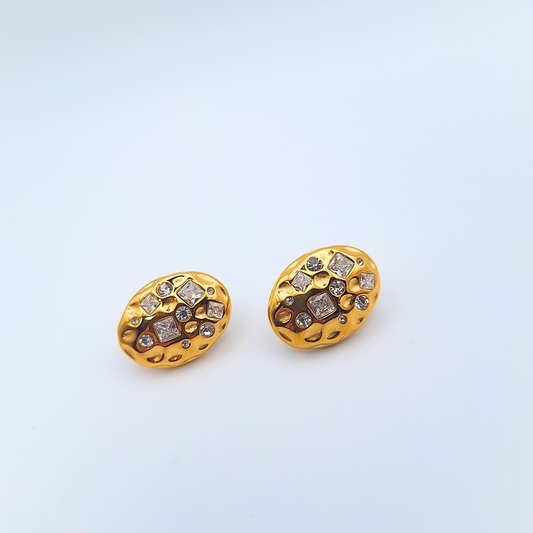 Starlit Pebble Gold Stud Earrings