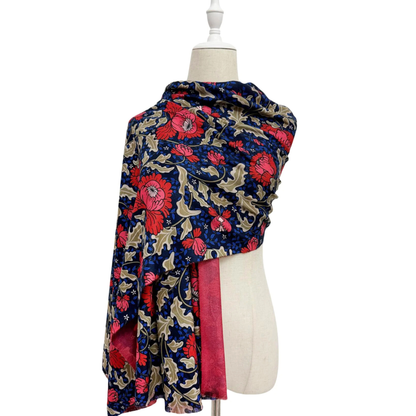 Red flowers scarf