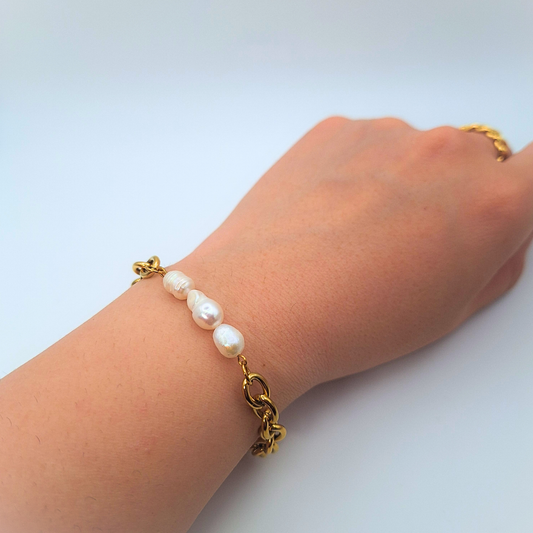 Pearl Gold Chain Bracelet